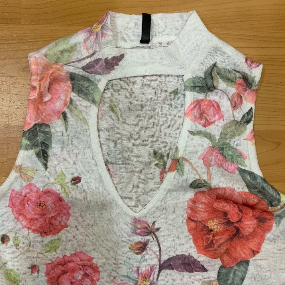 Floral mock neck tank top - Picture 3 of 10